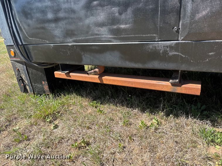 image for item ET1909 DewEze 578 Flatbed Recessed Well hydraulic bale bed