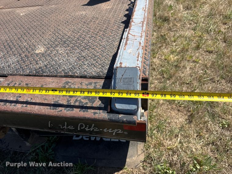 image for item ET1909 DewEze 578 Flatbed Recessed Well hydraulic bale bed