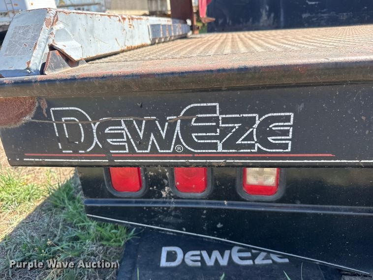 image for item ET1909 DewEze 578 Flatbed Recessed Well hydraulic bale bed