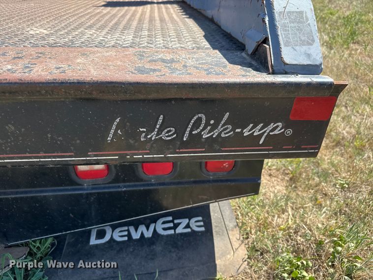 image for item ET1909 DewEze 578 Flatbed Recessed Well hydraulic bale bed