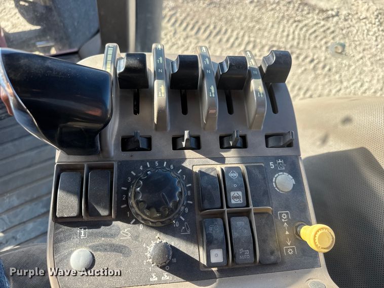 image for item ET1910 2009 Case IH Magnum 275 MFWD tractor