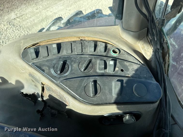 image for item ET1910 2009 Case IH Magnum 275 MFWD tractor