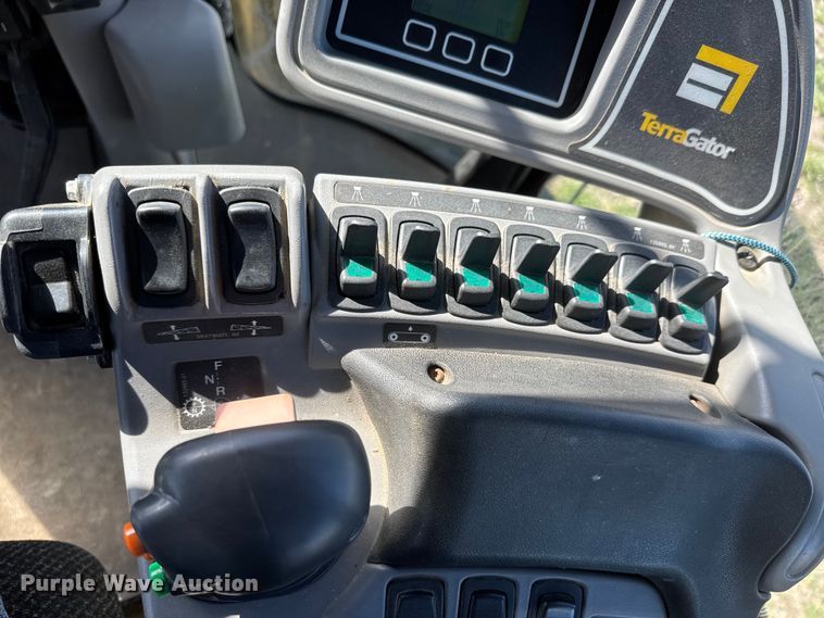 image for item ET1913 2009 TerraGator 6203 sprayer