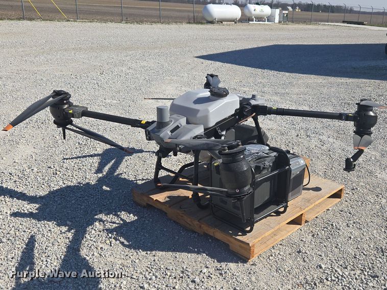 image for item ET5001 DJI AGRIS T40 drone