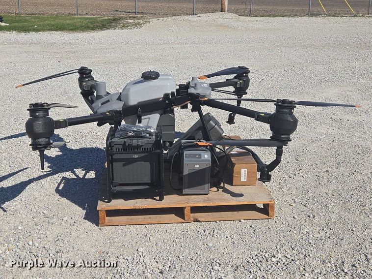 image for item ET5001 DJI AGRIS T40 drone