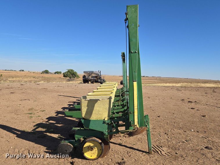 image for item ET5194 John Deere 7100 planter