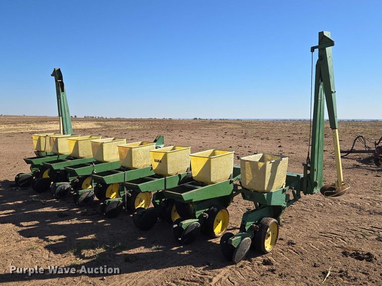 image for item ET5194 John Deere 7100 planter