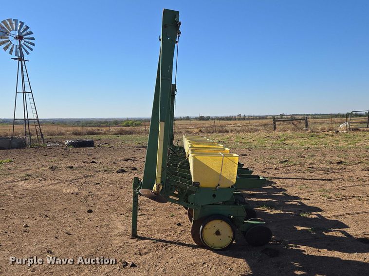 image for item ET5194 John Deere 7100 planter