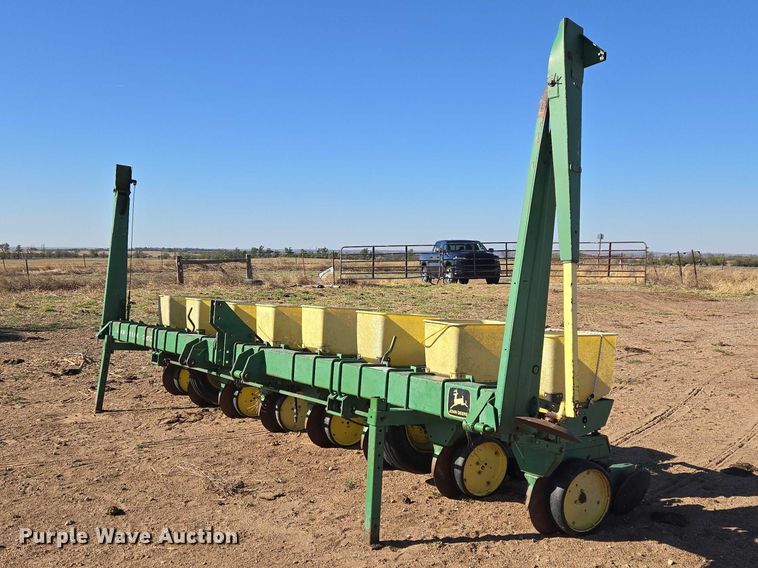 image for item ET5194 John Deere 7100 planter