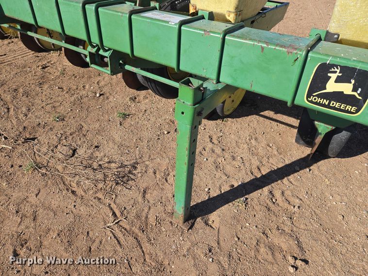 image for item ET5194 John Deere 7100 planter