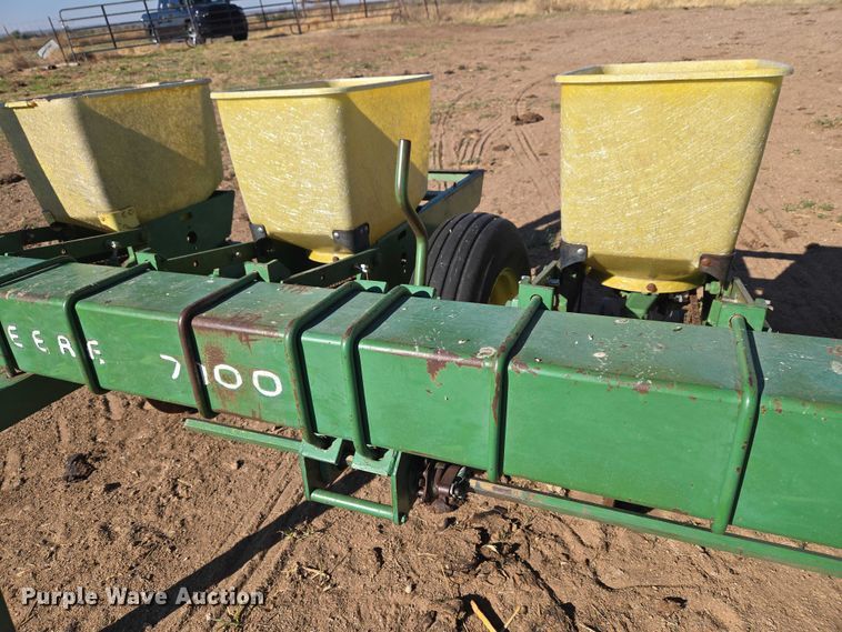 image for item ET5194 John Deere 7100 planter