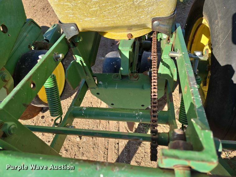 image for item ET5194 John Deere 7100 planter
