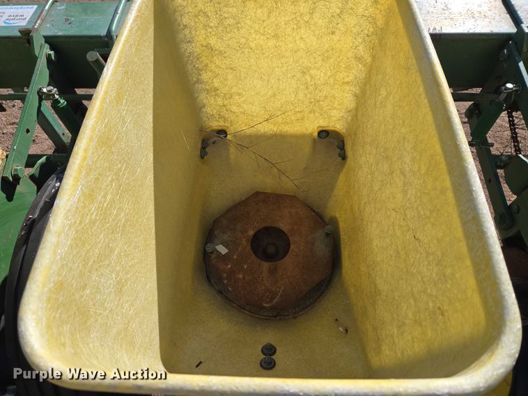 image for item ET5194 John Deere 7100 planter