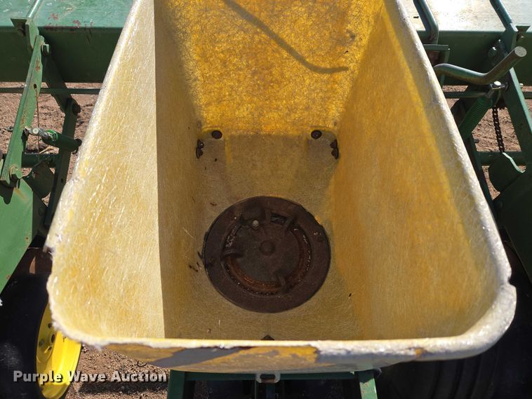 image for item ET5194 John Deere 7100 planter
