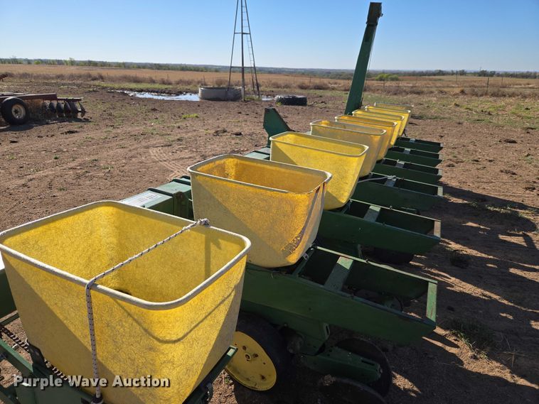 image for item ET5194 John Deere 7100 planter