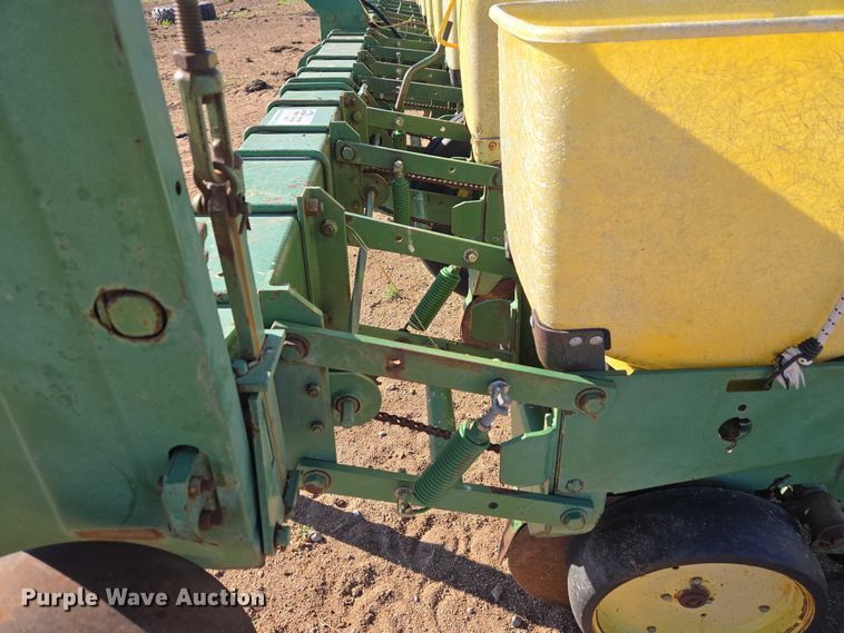 image for item ET5194 John Deere 7100 planter