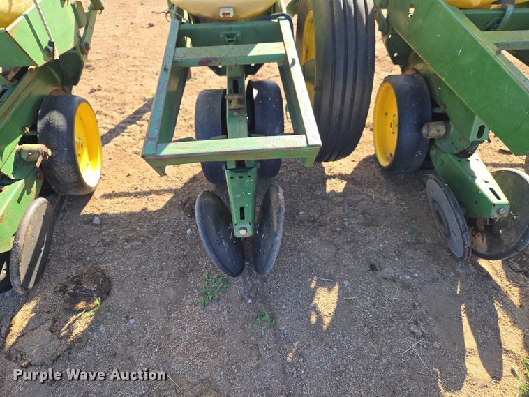 image for item ET5194 John Deere 7100 planter