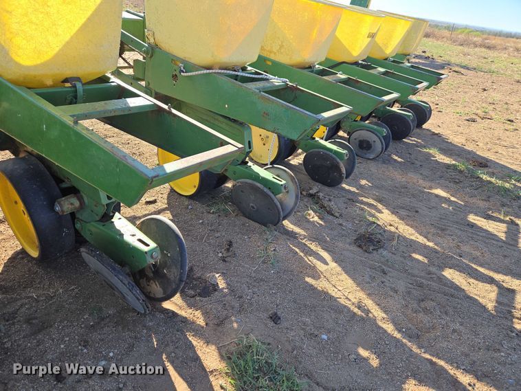 image for item ET5194 John Deere 7100 planter