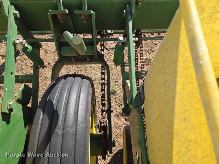 image for item ET5194 John Deere 7100 planter