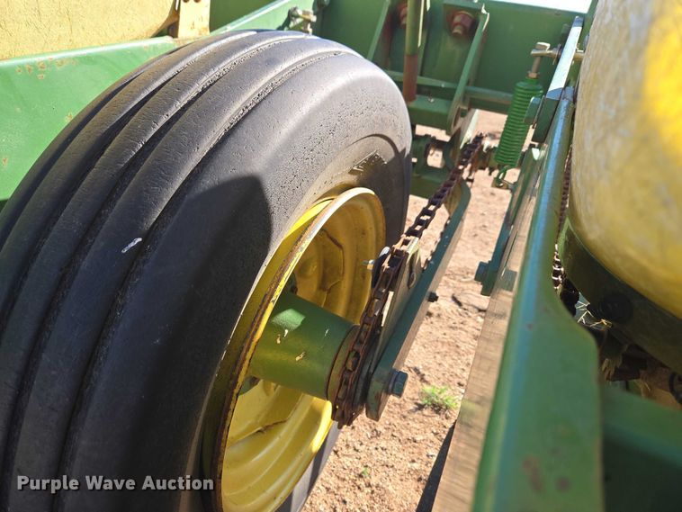 image for item ET5194 John Deere 7100 planter