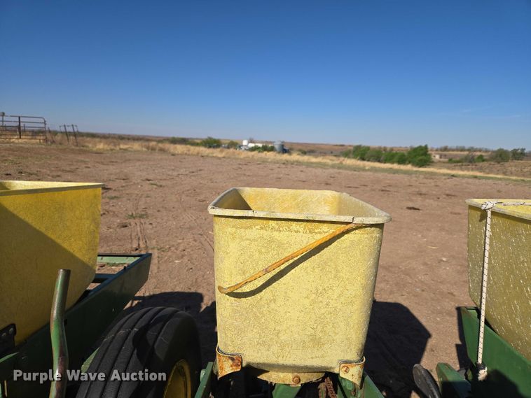 image for item ET5194 John Deere 7100 planter
