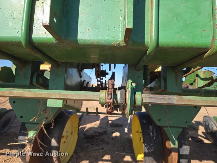 image for item ET5194 John Deere 7100 planter