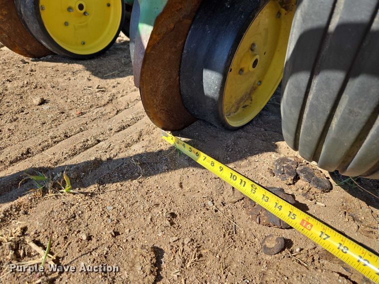 image for item ET5194 John Deere 7100 planter