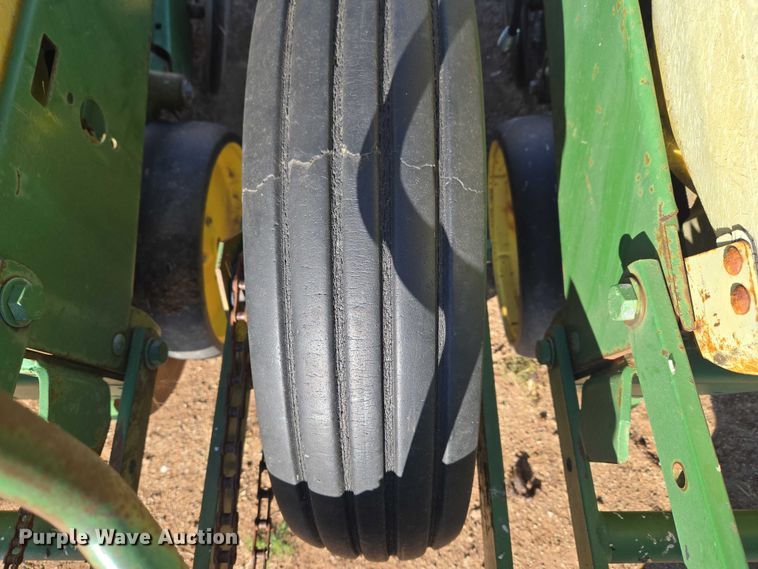 image for item ET5194 John Deere 7100 planter
