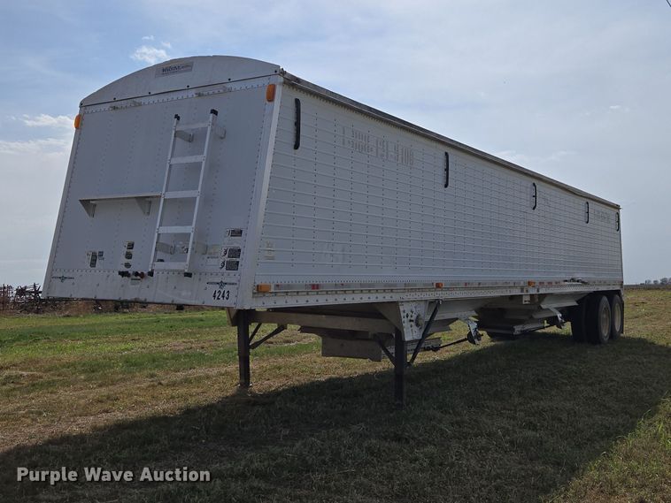 image for item ET5226 2007 Wilson DWH-551C grain trailer