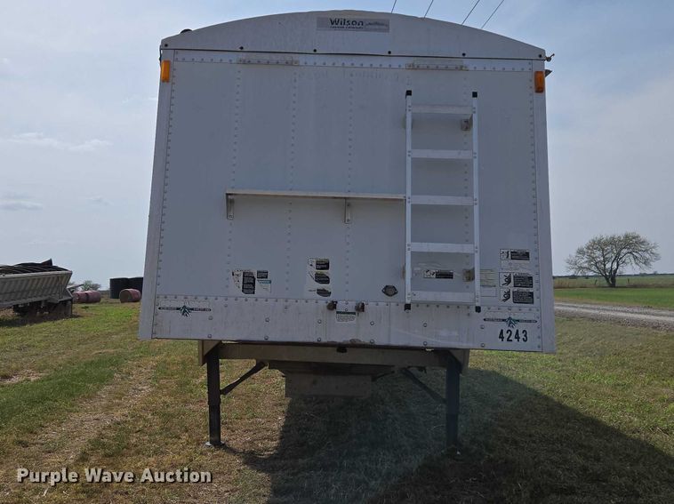 image for item ET5226 2007 Wilson DWH-551C grain trailer