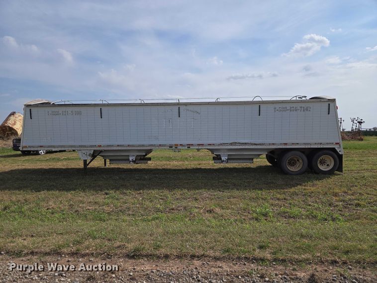 image for item ET5226 2007 Wilson DWH-551C grain trailer