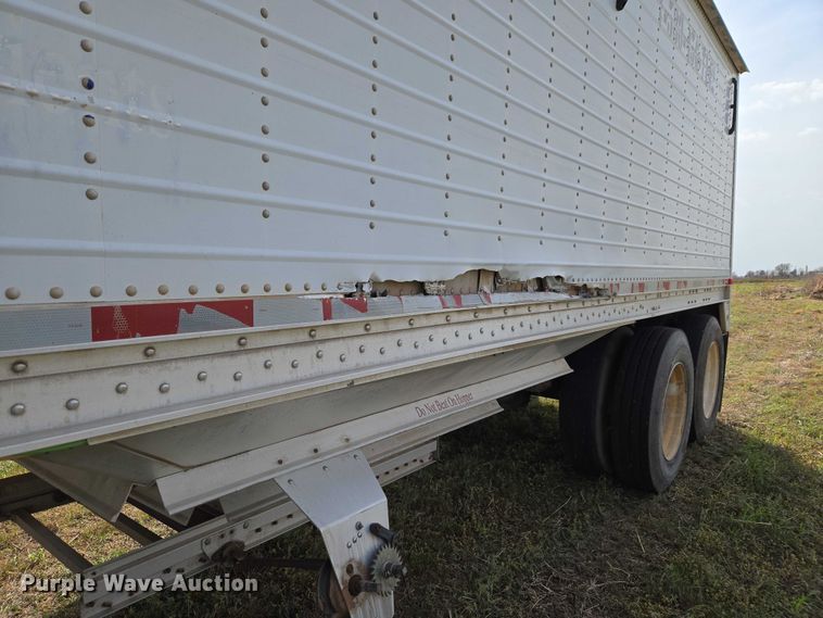 image for item ET5226 2007 Wilson DWH-551C grain trailer