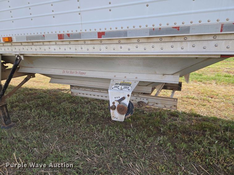 image for item ET5226 2007 Wilson DWH-551C grain trailer