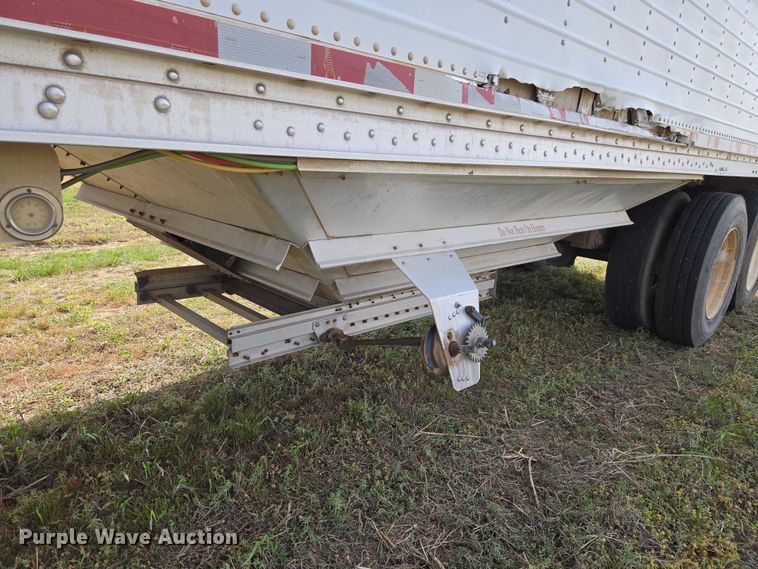 image for item ET5226 2007 Wilson DWH-551C grain trailer