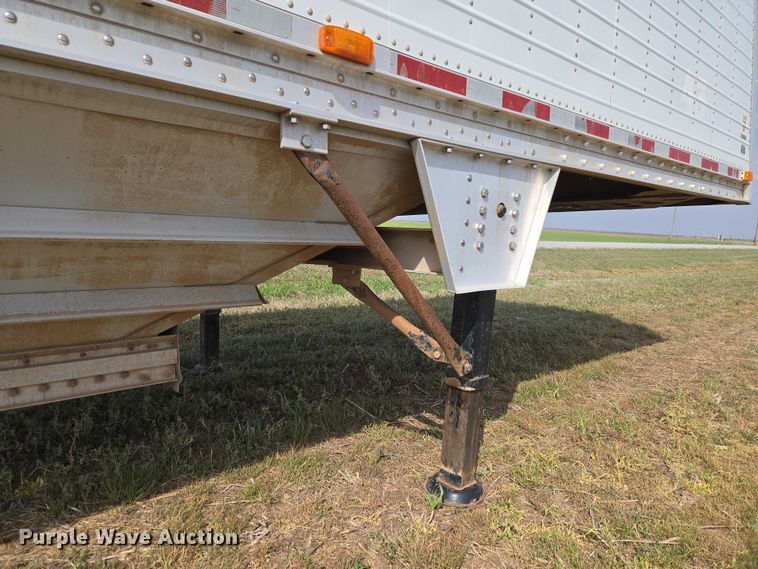 image for item ET5226 2007 Wilson DWH-551C grain trailer