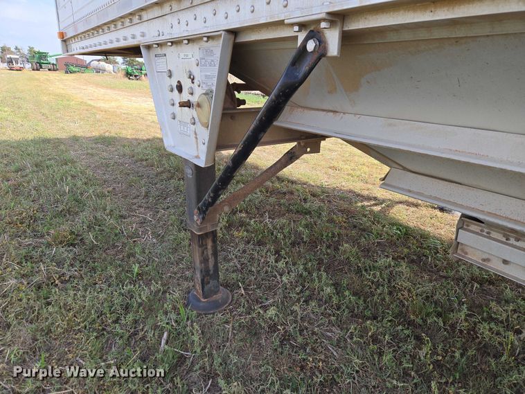 image for item ET5226 2007 Wilson DWH-551C grain trailer