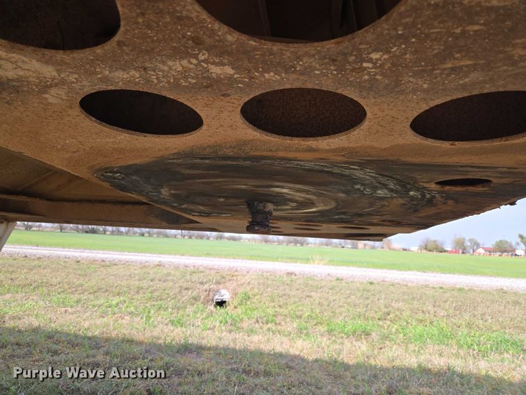 image for item ET5226 2007 Wilson DWH-551C grain trailer