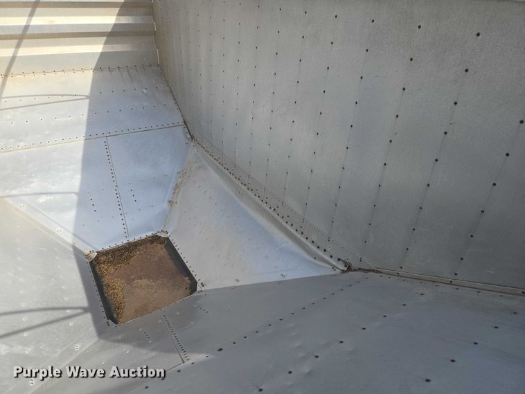 image for item ET5226 2007 Wilson DWH-551C grain trailer