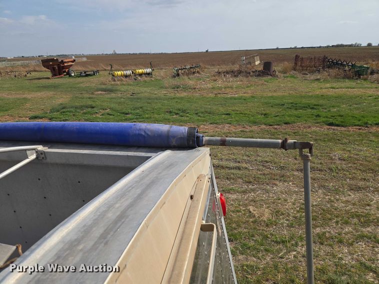 image for item ET5226 2007 Wilson DWH-551C grain trailer