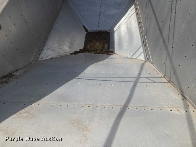 image for item ET5226 2007 Wilson DWH-551C grain trailer