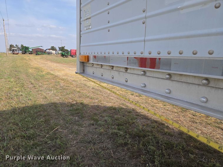 image for item ET5226 2007 Wilson DWH-551C grain trailer