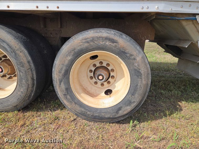 image for item ET5226 2007 Wilson DWH-551C grain trailer