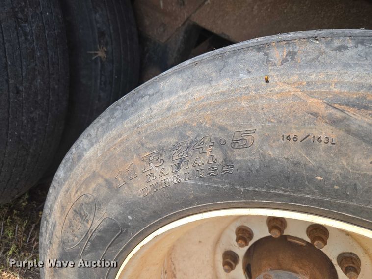 image for item ET5226 2007 Wilson DWH-551C grain trailer