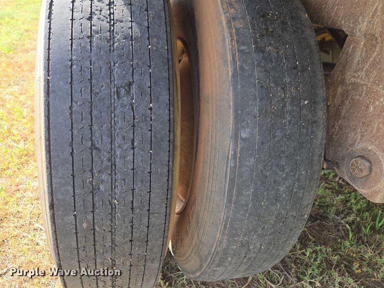 image for item ET5226 2007 Wilson DWH-551C grain trailer