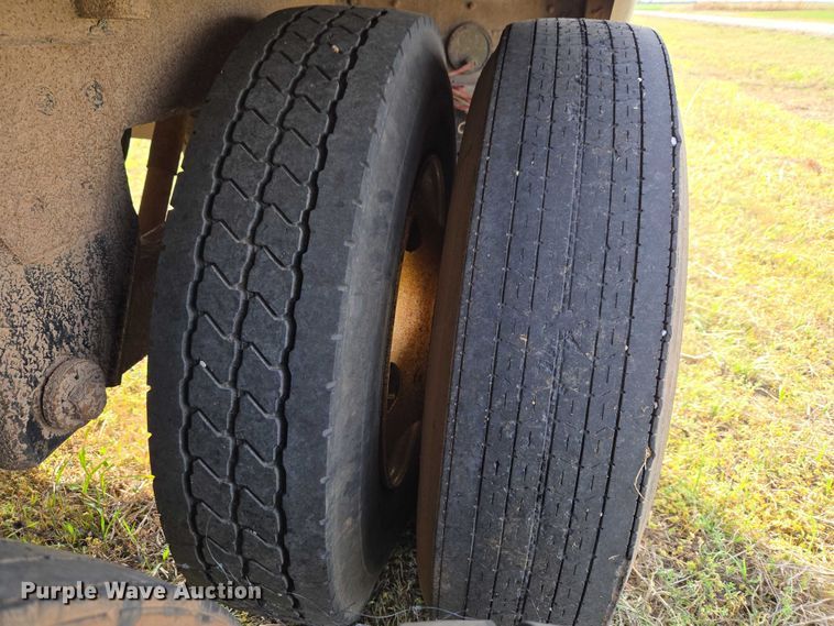 image for item ET5226 2007 Wilson DWH-551C grain trailer