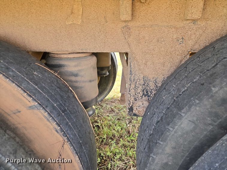 image for item ET5226 2007 Wilson DWH-551C grain trailer