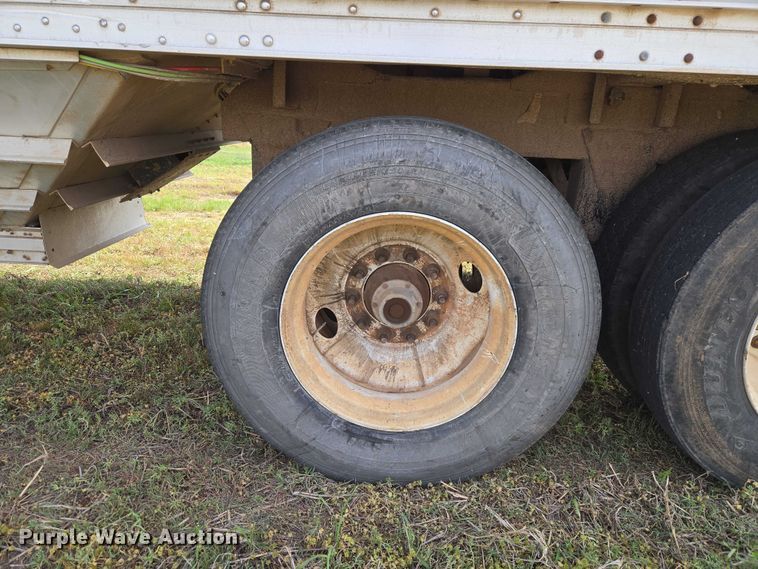 image for item ET5226 2007 Wilson DWH-551C grain trailer