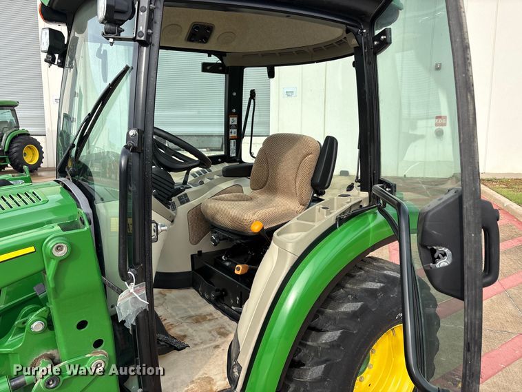 image for item EU0462 2023 John Deere 3039R tractor