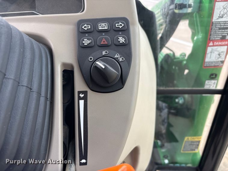 image for item EU0462 2023 John Deere 3039R tractor