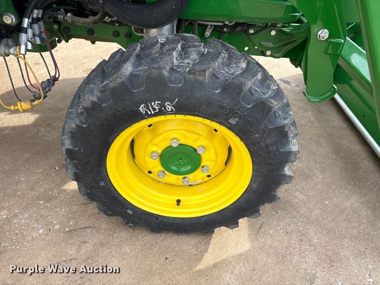 image for item EU0462 2023 John Deere 3039R tractor